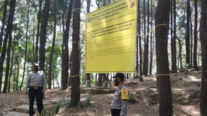 Polisi dan Warga Antisipasi Karhutla Polisi dan Warga Antisipasi Karhutla