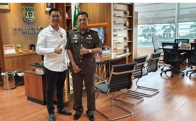 Tersangka Suap MA Dadan, Mengaku Keponakan Wakil Kejagung Tersangka Suap MA Dadan, Mengaku Keponakan Wakil Kejagung