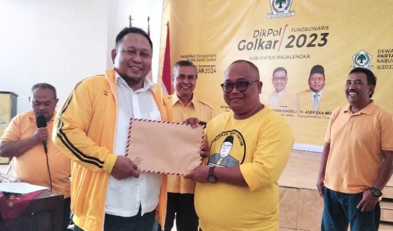 Politisi Nasdem, Berlabuh Ke Partai Golkar