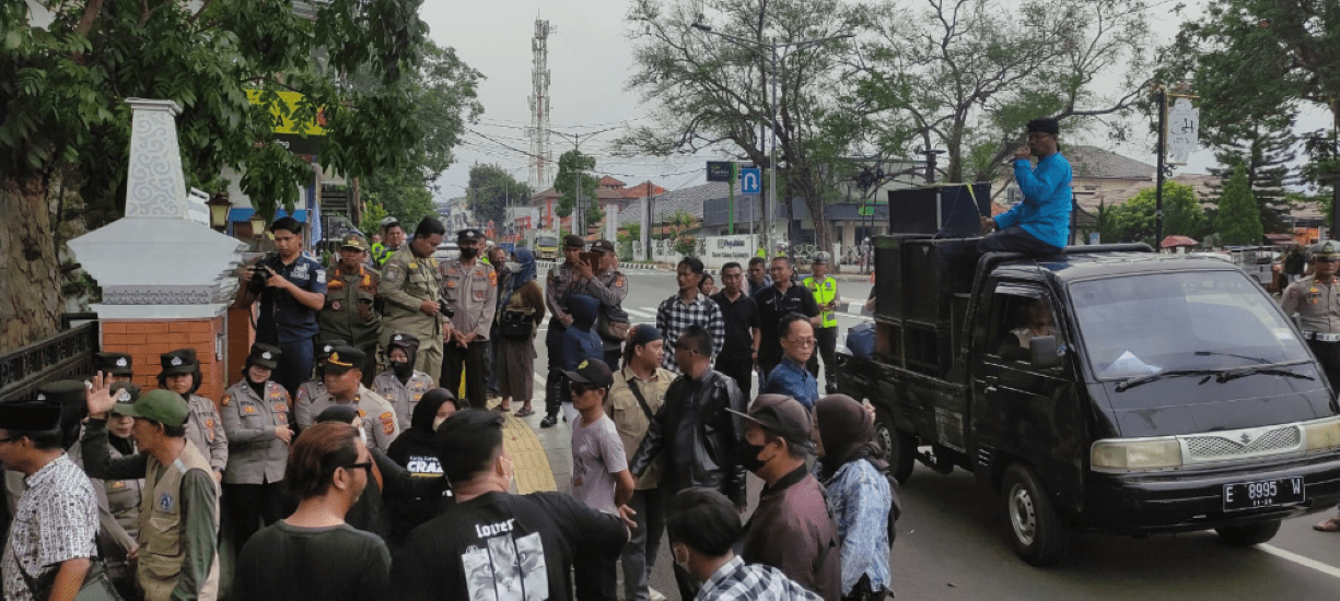 Protes Cawe-cawe Bupati Dalam Pemilu, FMPP Turun ke Jalan