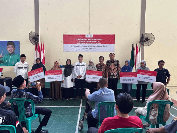 Warga Majalengka Dapat “Saweran” 51 Miliar Warga Majalengka Dapat “Saweran” 51 Miliar