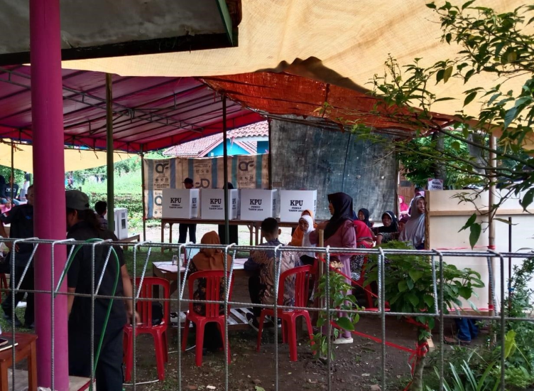 Warga Meninggal Dunia Saat Mencoblos Warga Meninggal Dunia Saat Mencoblos