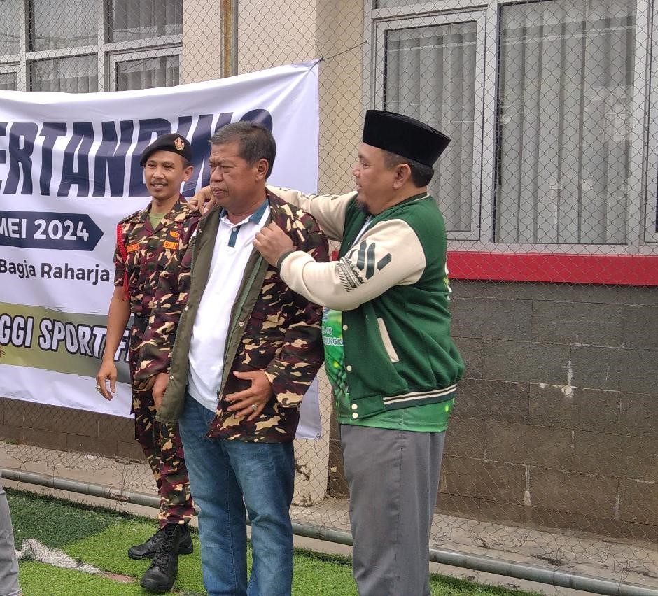 Mama Eman Didaulat Jadi Anggota Kehormatan Ansor