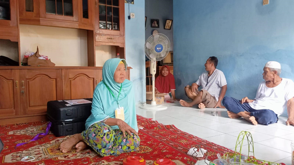 Keberangkatan Calhaj Asal Majalengka Sempat Tertunda Keberangkatan Calhaj Asal Majalengka Sempat Tertunda