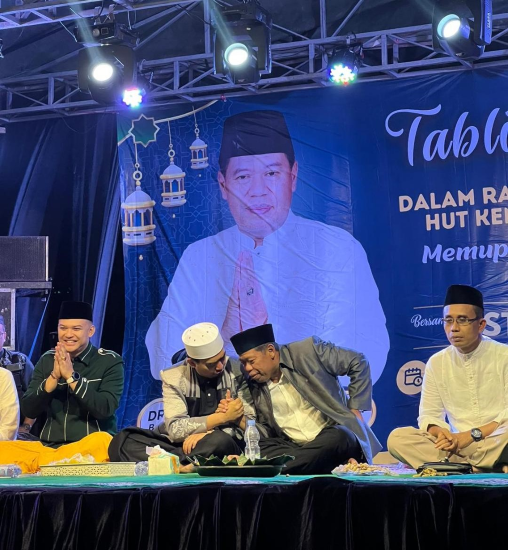 Tabligh Akbar Sahabat Akang Eman Dibanjiri Ribuan Warga Tabligh Akbar Sahabat Akang Eman Dibanjiri Ribuan Warga