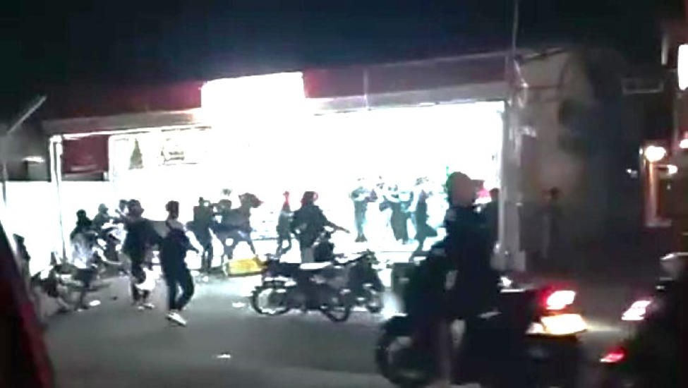 Tim Hukum Paslon 02 Playing Victim Untuk Jatuhkan HADE Tim Hukum Paslon 02 Playing Victim Untuk Jatuhkan HADE