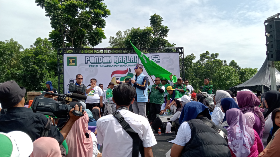 Harlah PPP Ke-52 PPP di Majalengka Dihadiri Ribuan Massa Harlah PPP Ke-52 PPP di Majalengka Dihadiri Ribuan Massa