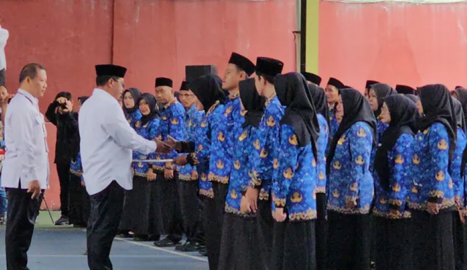 Bupati Eman Suherman Lantik CPNS dan P3K Lebih Awal Bupati Eman Suherman Lantik CPNS dan P3K Lebih Awal