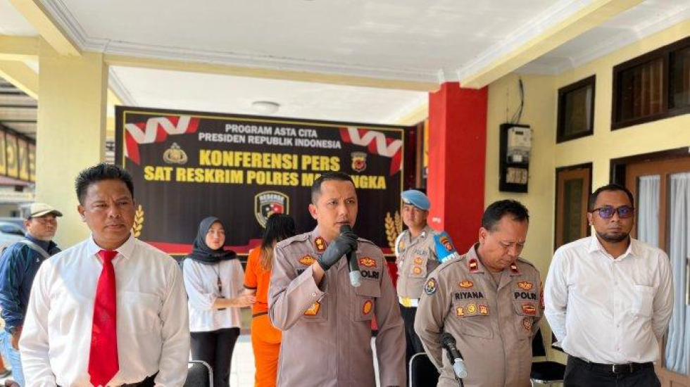 Mahasiswi Aniaya Pacarnya Hingga Meninggal Dunia Mahasiswi Aniaya Pacarnya Hingga Meninggal Dunia