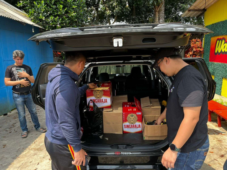 Polisi Amankan Ribuan Botol Miras Siap Edar Polisi Amankan Ribuan Botol Miras Siap Edar