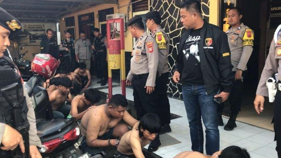 10 Anggota Geng Motor Pembacok Polisi Ditangkap 10 Anggota Geng Motor Pembacok Polisi Ditangkap