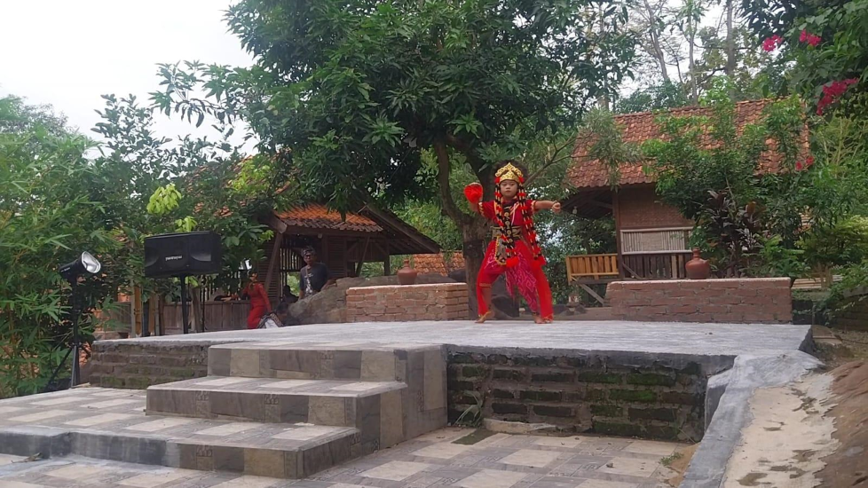 Merawat Seni Tari Yang Nyaris Terlupakan Merawat Seni Tari Yang Nyaris Terlupakan