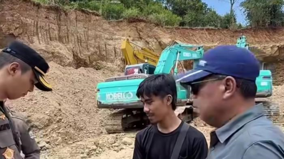 Diprotes Warga, Bupati Majalengka Tutup Aktivitas Tambang Ilegal Diprotes Warga, Bupati Majalengka Tutup Aktivitas Tambang Ilegal