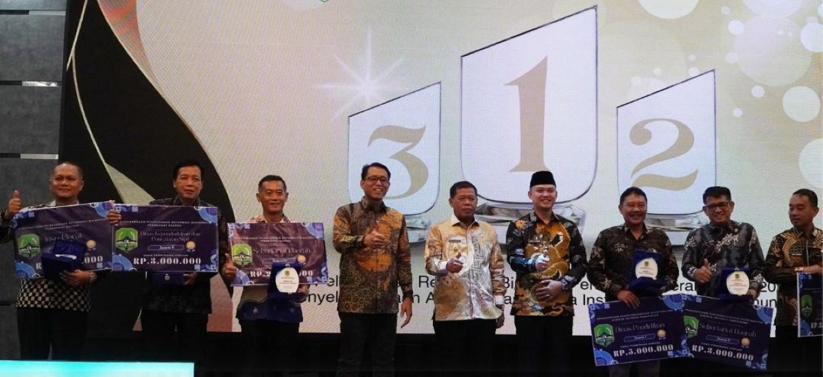 Juara 1 SAKIP, Disdik Siap Tingkatkan Mutu Pendidikan Menuju Majalengka Langkung SAE Juara 1 SAKIP, Disdik Siap Tingkatkan Mutu Pendidikan Menuju Majalengka Langkung SAE