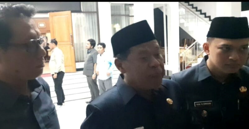 PDIP Walk Out, Terkait Pencabutan Perda Cadangan Investasi